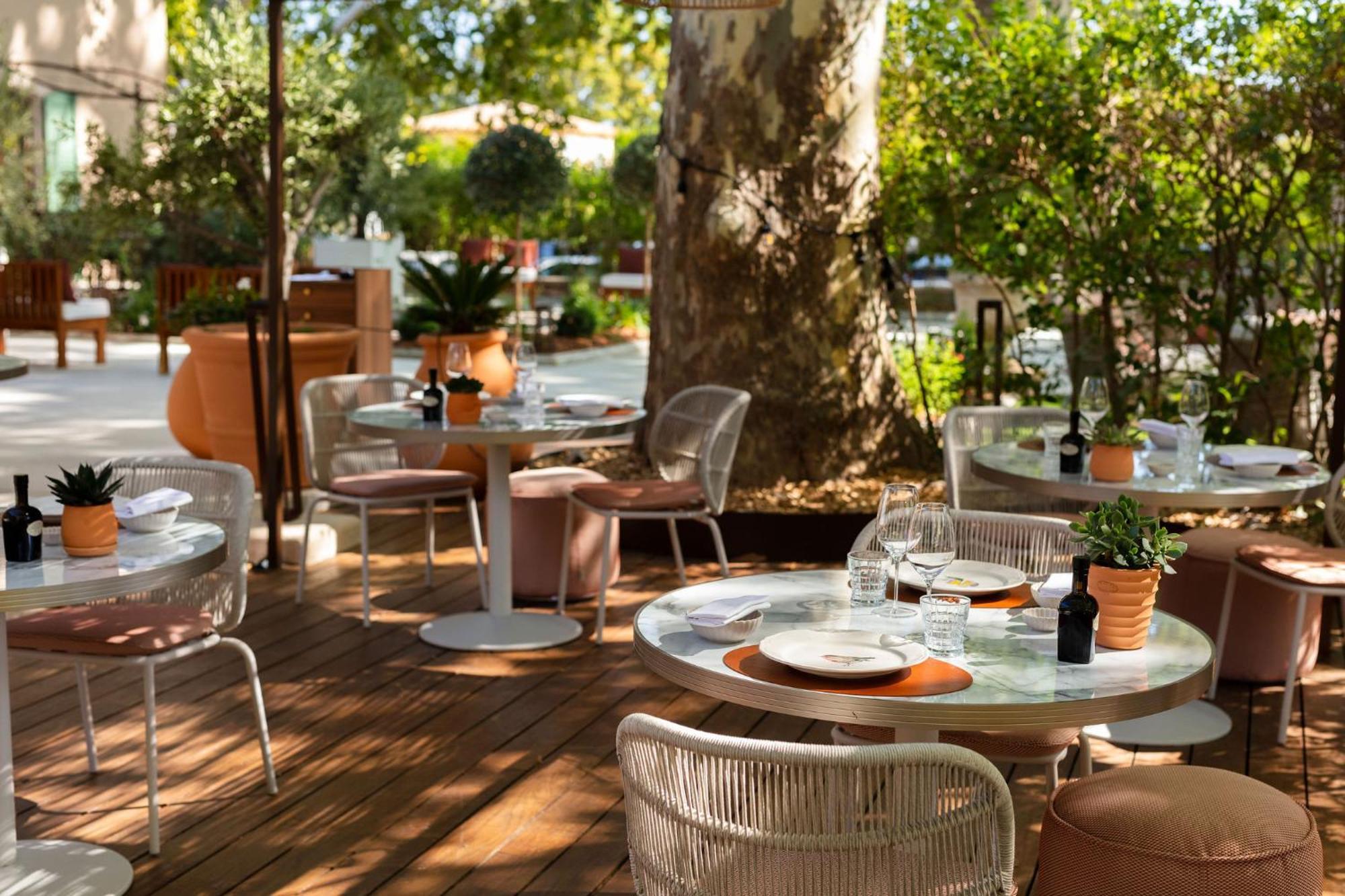 Hotel Et Restaurant La Bastide Bourrelly - Mathias Dandine Cabries Bagian luar foto