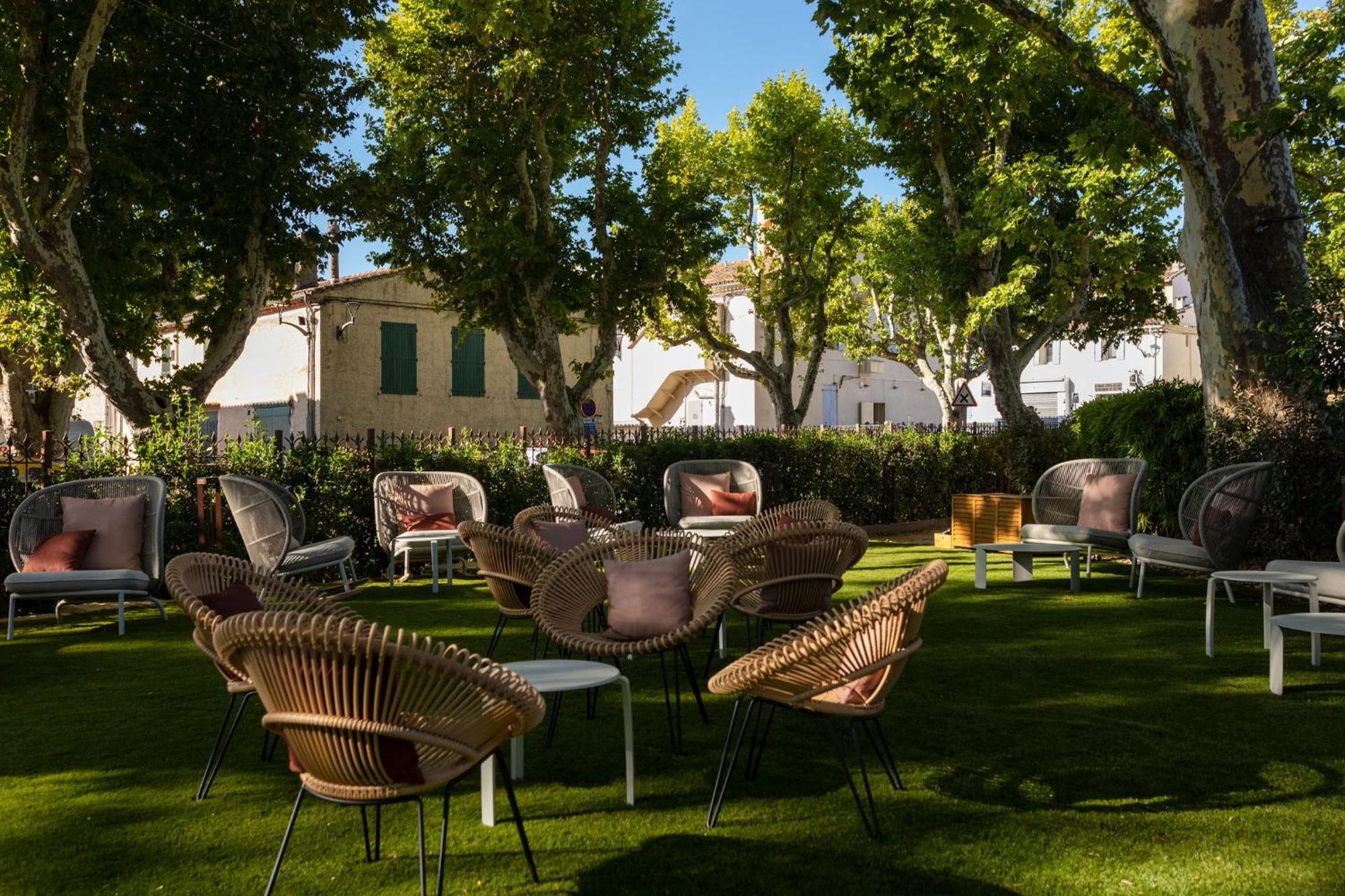 Hotel Et Restaurant La Bastide Bourrelly - Mathias Dandine Cabries Bagian luar foto