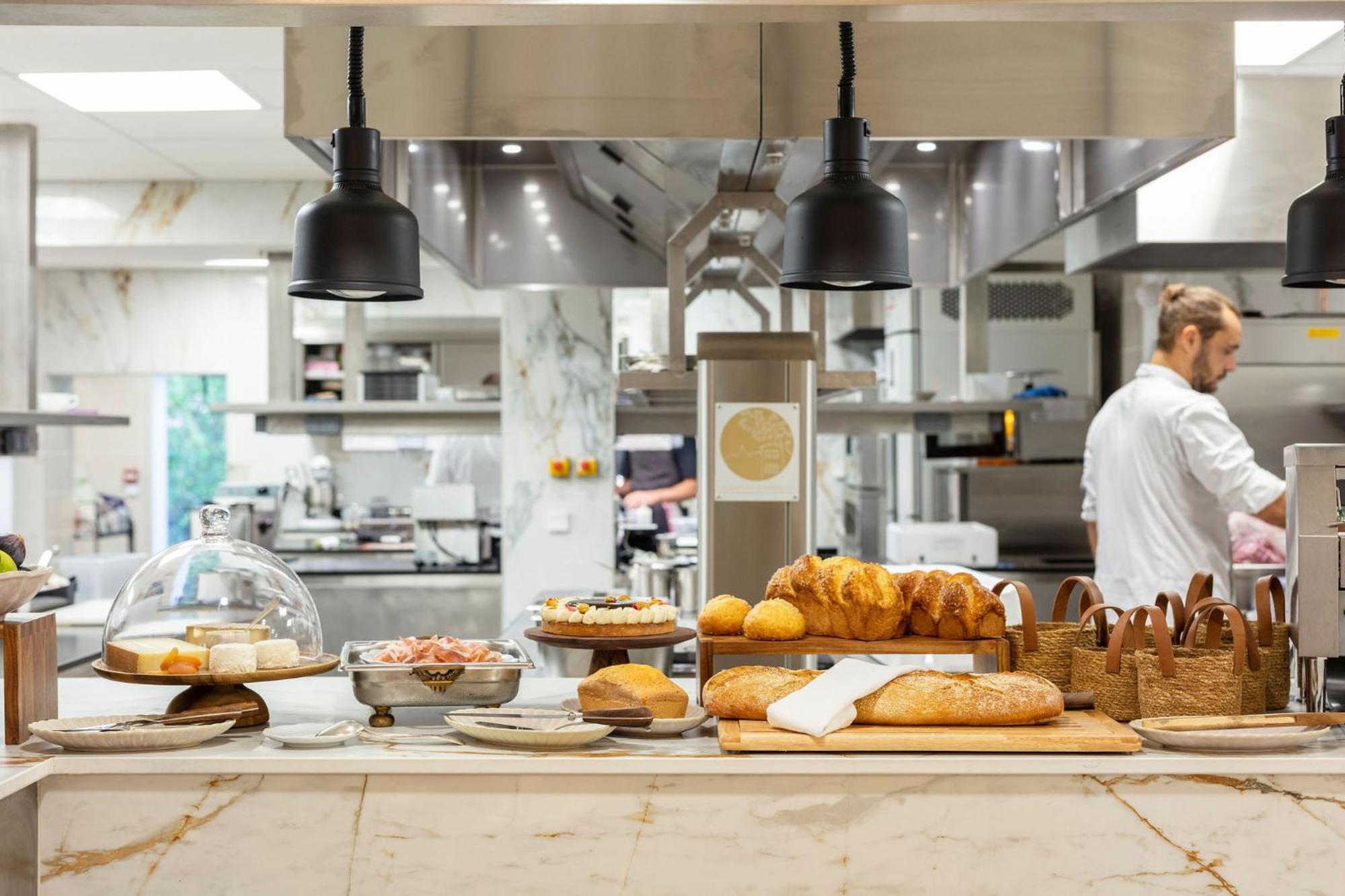 Hotel Et Restaurant La Bastide Bourrelly - Mathias Dandine Cabries Bagian luar foto